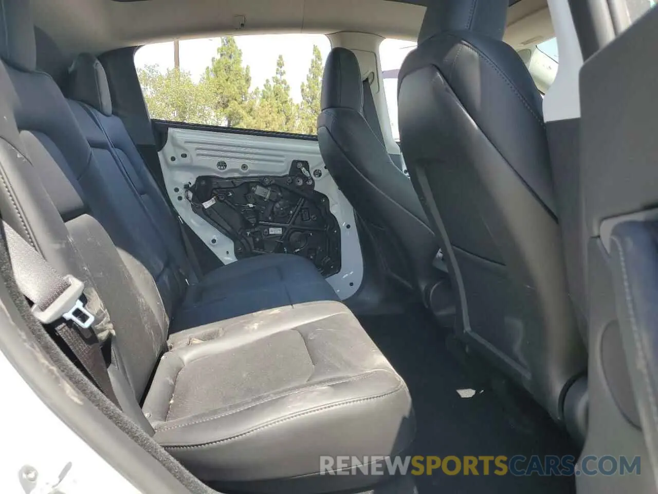 10 Photograph of a damaged car 7SAYGDEE1RF082428 TESLA MODEL Y 2024