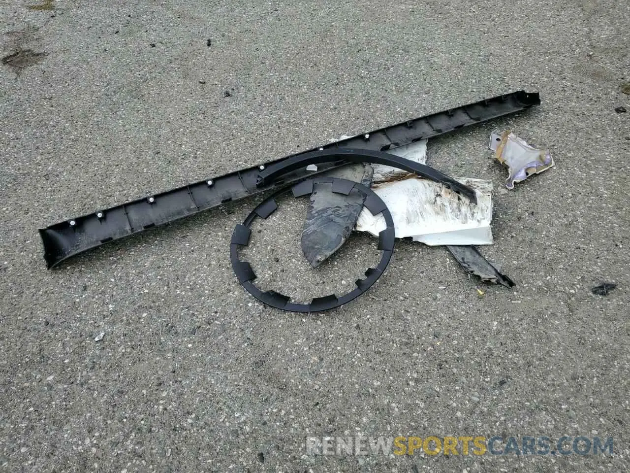 13 Photograph of a damaged car 7SAYGDEE1RF083241 TESLA MODEL Y 2024