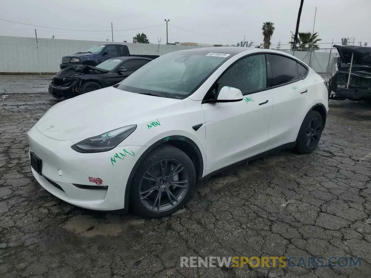 1 Photograph of a damaged car 7SAYGDEE1RF124192 TESLA MODEL Y 2024