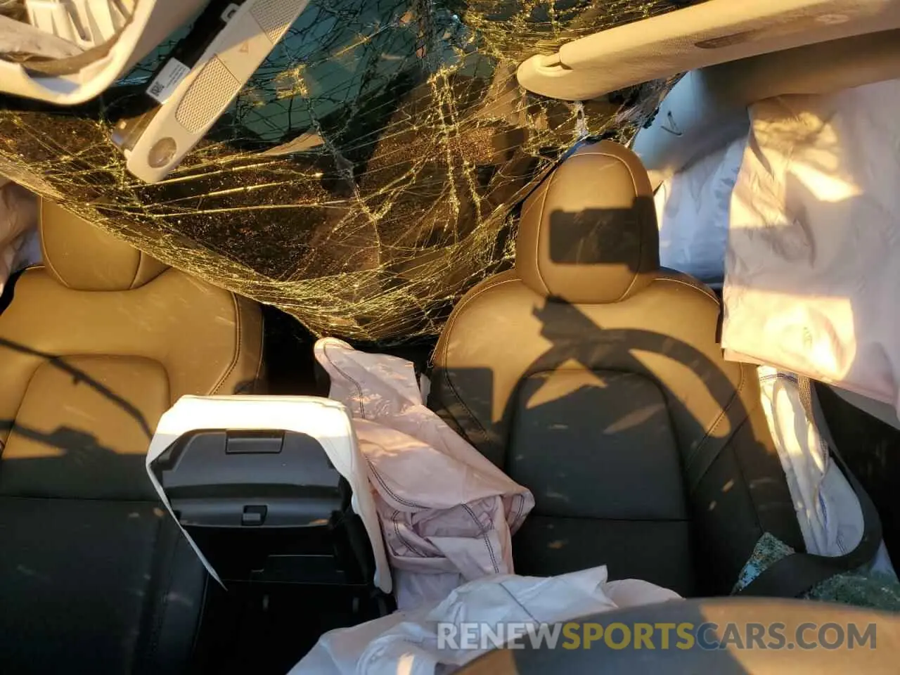 10 Photograph of a damaged car 7SAYGDEE1RF132762 TESLA MODEL Y 2024