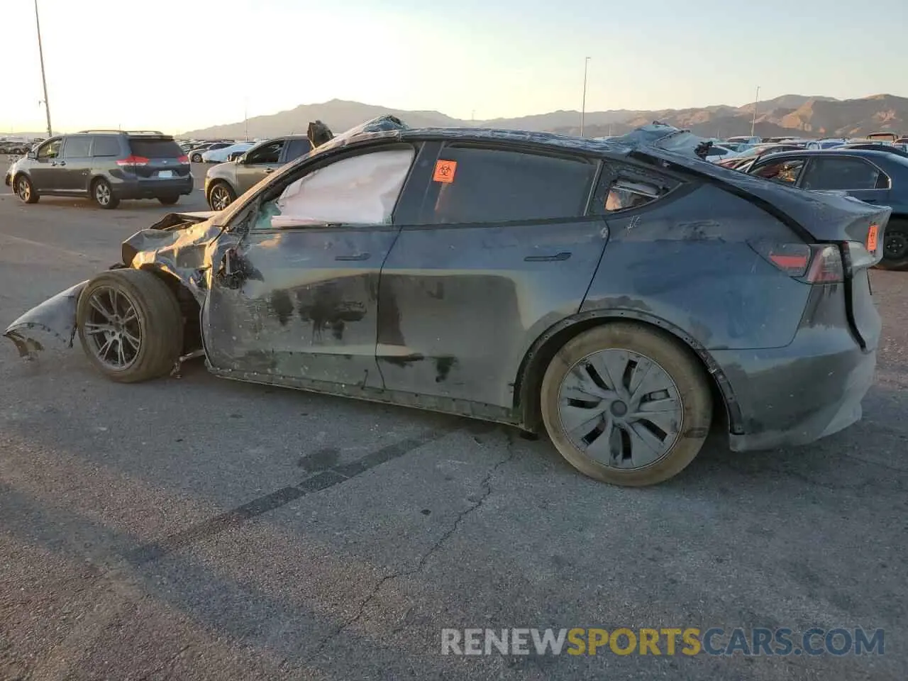 2 Photograph of a damaged car 7SAYGDEE1RF132762 TESLA MODEL Y 2024