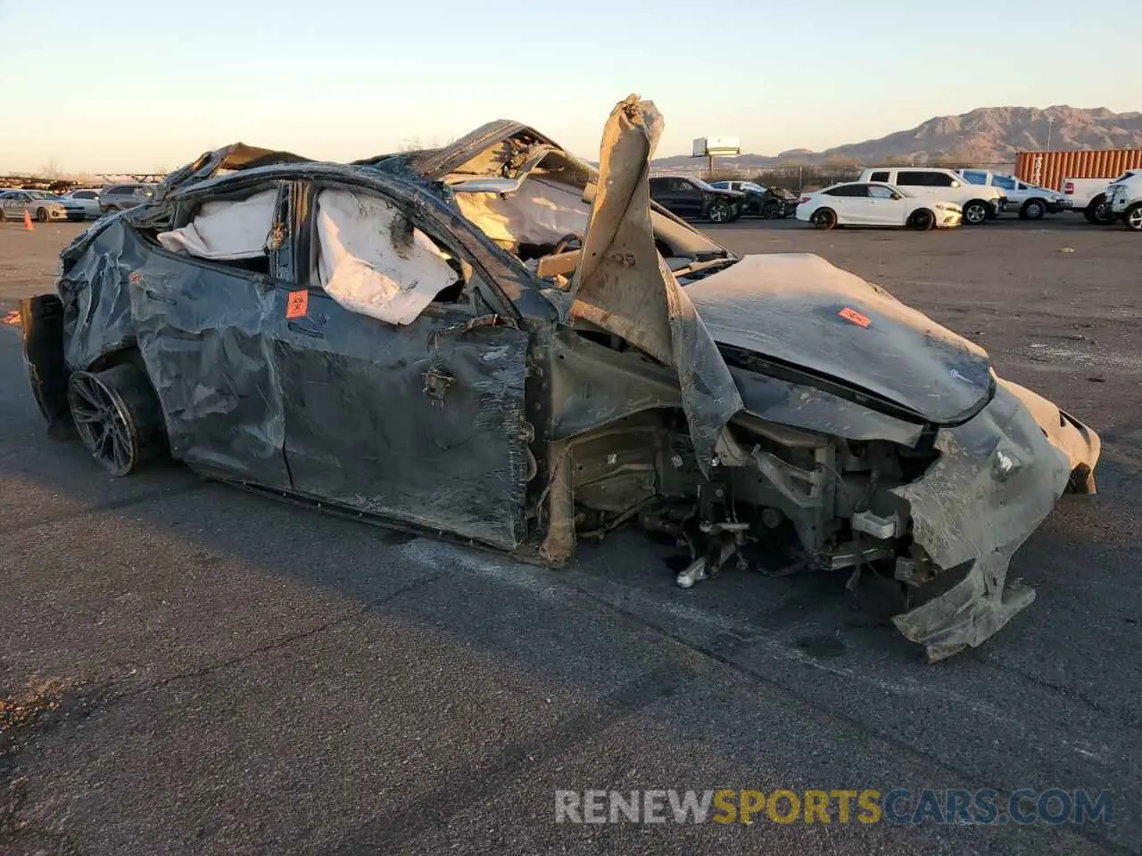 4 Photograph of a damaged car 7SAYGDEE1RF132762 TESLA MODEL Y 2024