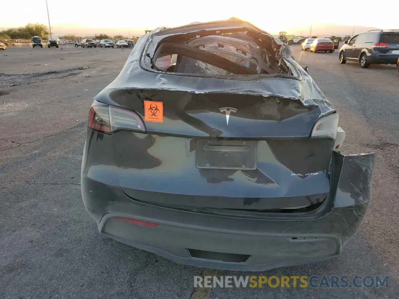 6 Photograph of a damaged car 7SAYGDEE1RF132762 TESLA MODEL Y 2024