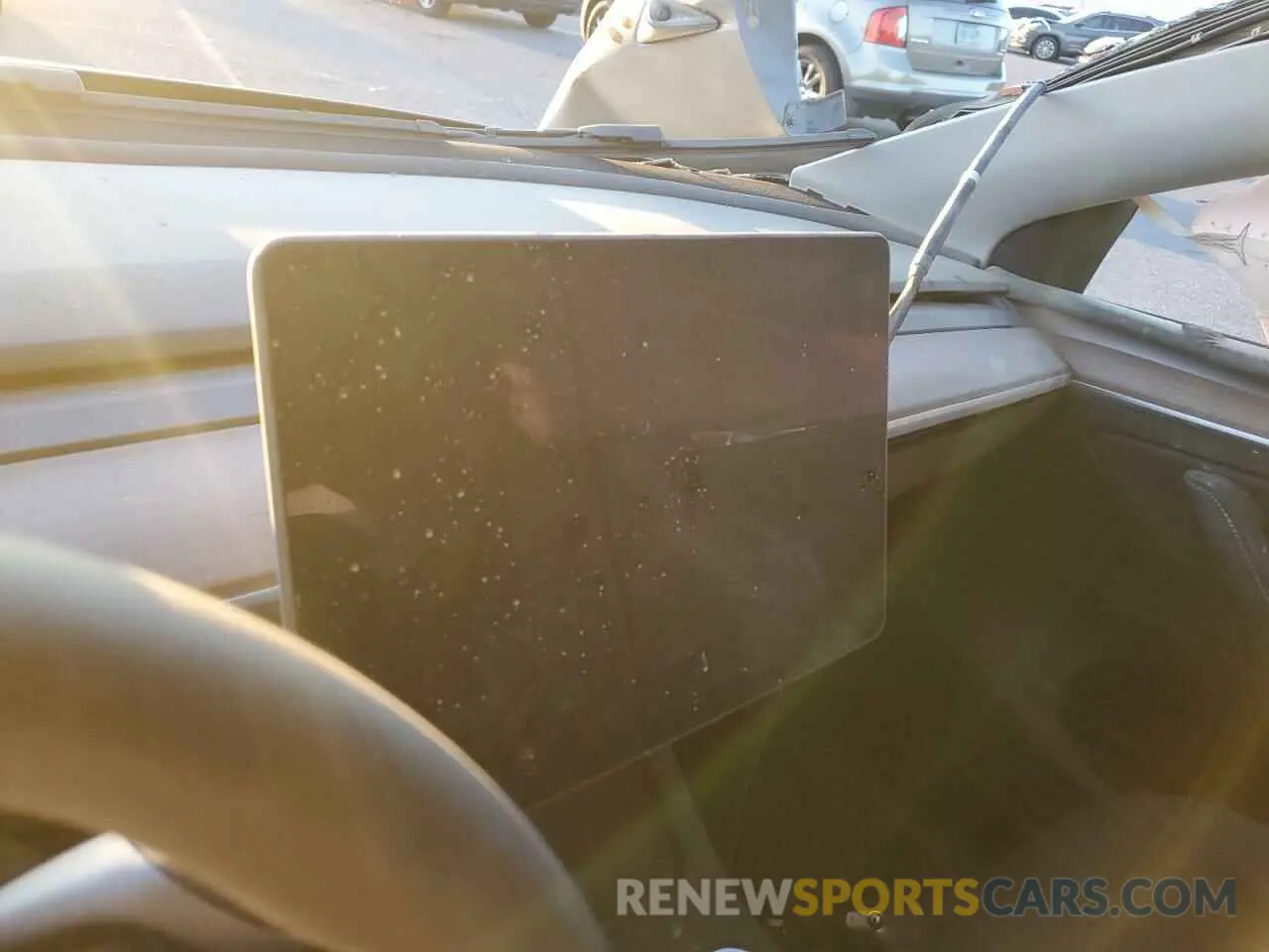 9 Photograph of a damaged car 7SAYGDEE1RF132762 TESLA MODEL Y 2024