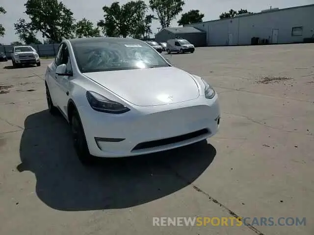 11 Photograph of a damaged car 7SAYGDEE1RF152168 TESLA MODEL Y 2024
