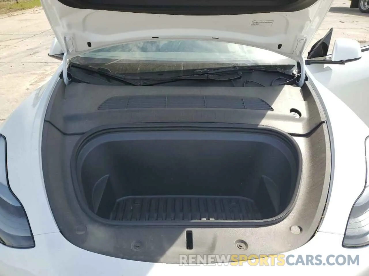 12 Photograph of a damaged car 7SAYGDEE1RF152168 TESLA MODEL Y 2024
