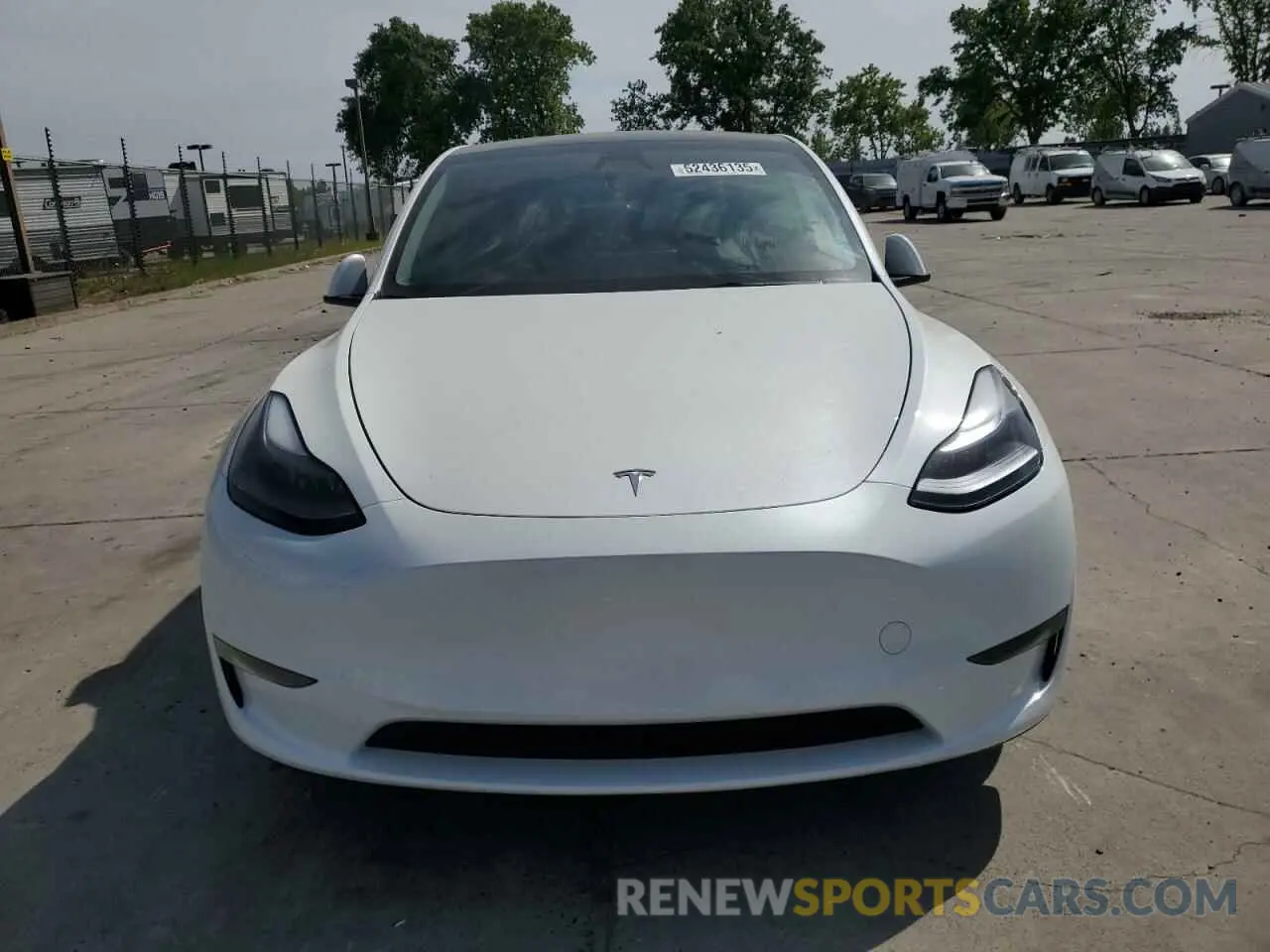 5 Photograph of a damaged car 7SAYGDEE1RF152168 TESLA MODEL Y 2024