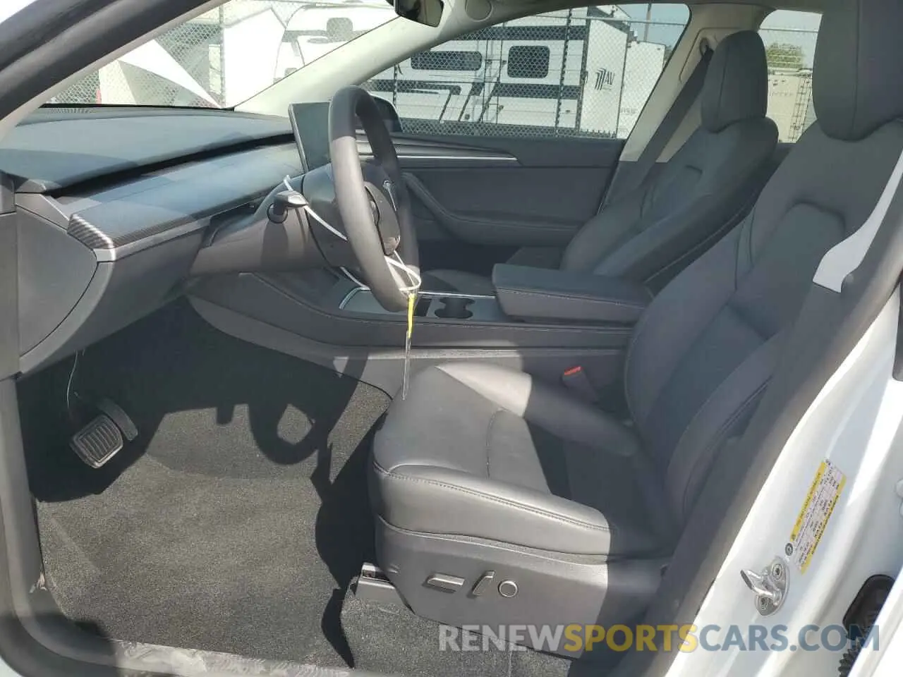 7 Photograph of a damaged car 7SAYGDEE1RF152168 TESLA MODEL Y 2024