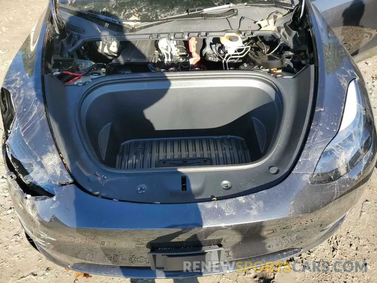 12 Photograph of a damaged car 7SAYGDEE1RF165535 TESLA MODEL Y 2024