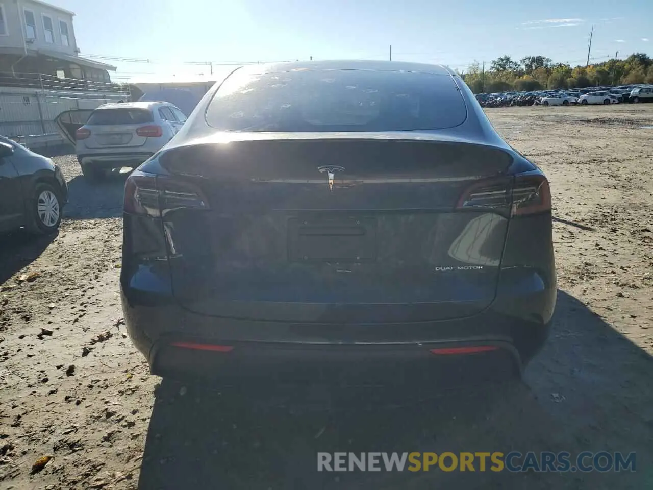 6 Photograph of a damaged car 7SAYGDEE1RF165535 TESLA MODEL Y 2024