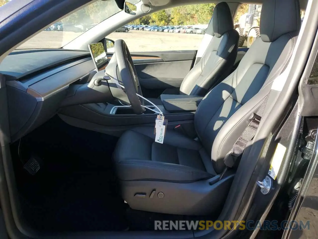 7 Photograph of a damaged car 7SAYGDEE1RF165535 TESLA MODEL Y 2024