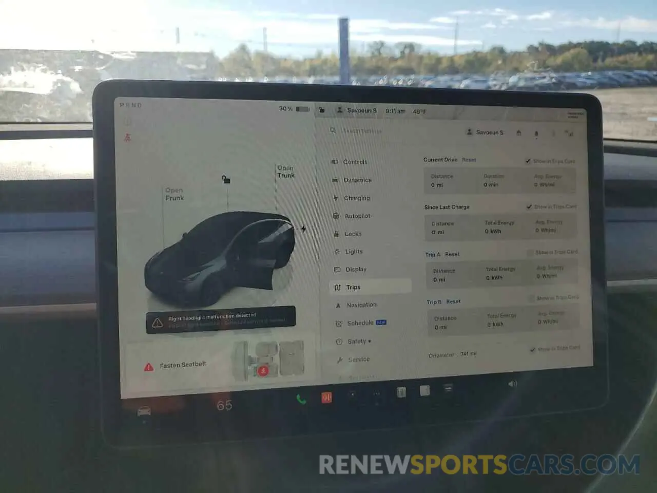 9 Photograph of a damaged car 7SAYGDEE1RF165535 TESLA MODEL Y 2024