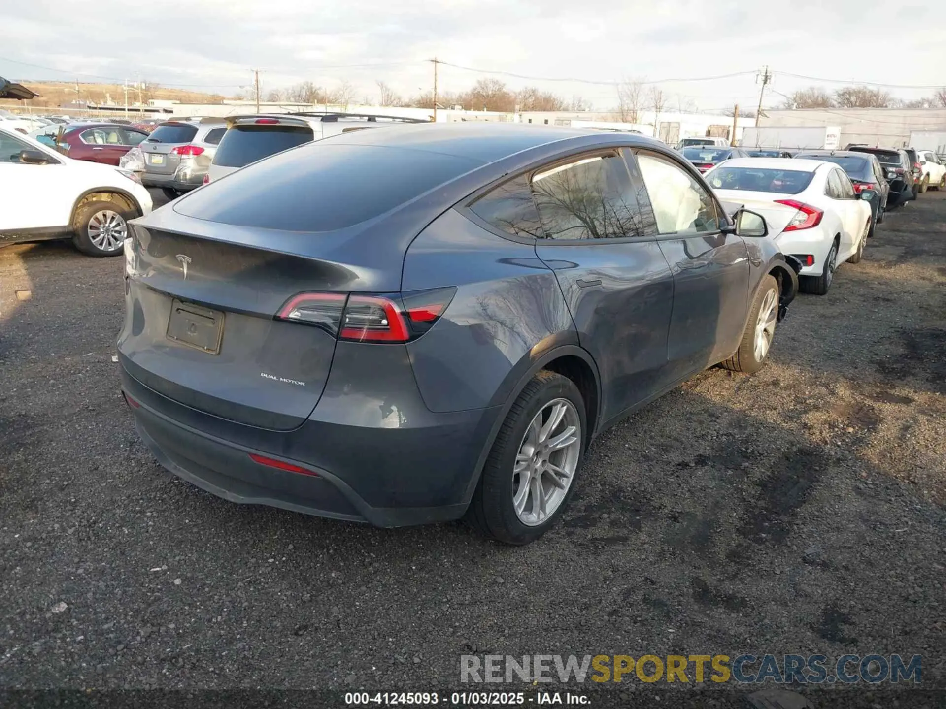 4 Photograph of a damaged car 7SAYGDEE2RA217008 TESLA MODEL Y 2024