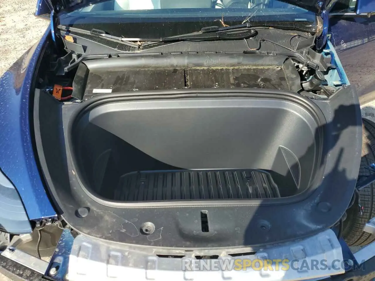 11 Photograph of a damaged car 7SAYGDEE2RA232690 TESLA MODEL Y 2024