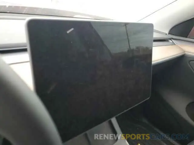 9 Photograph of a damaged car 7SAYGDEE2RA232723 TESLA MODEL Y 2024