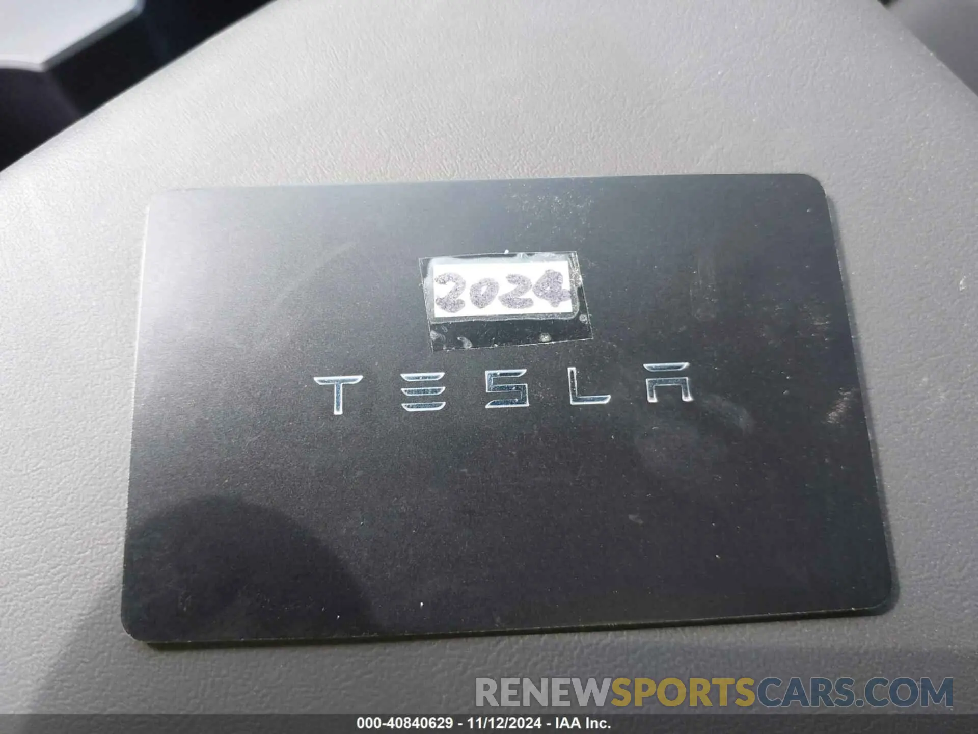 11 Photograph of a damaged car 7SAYGDEE2RA255743 TESLA MODEL Y 2024