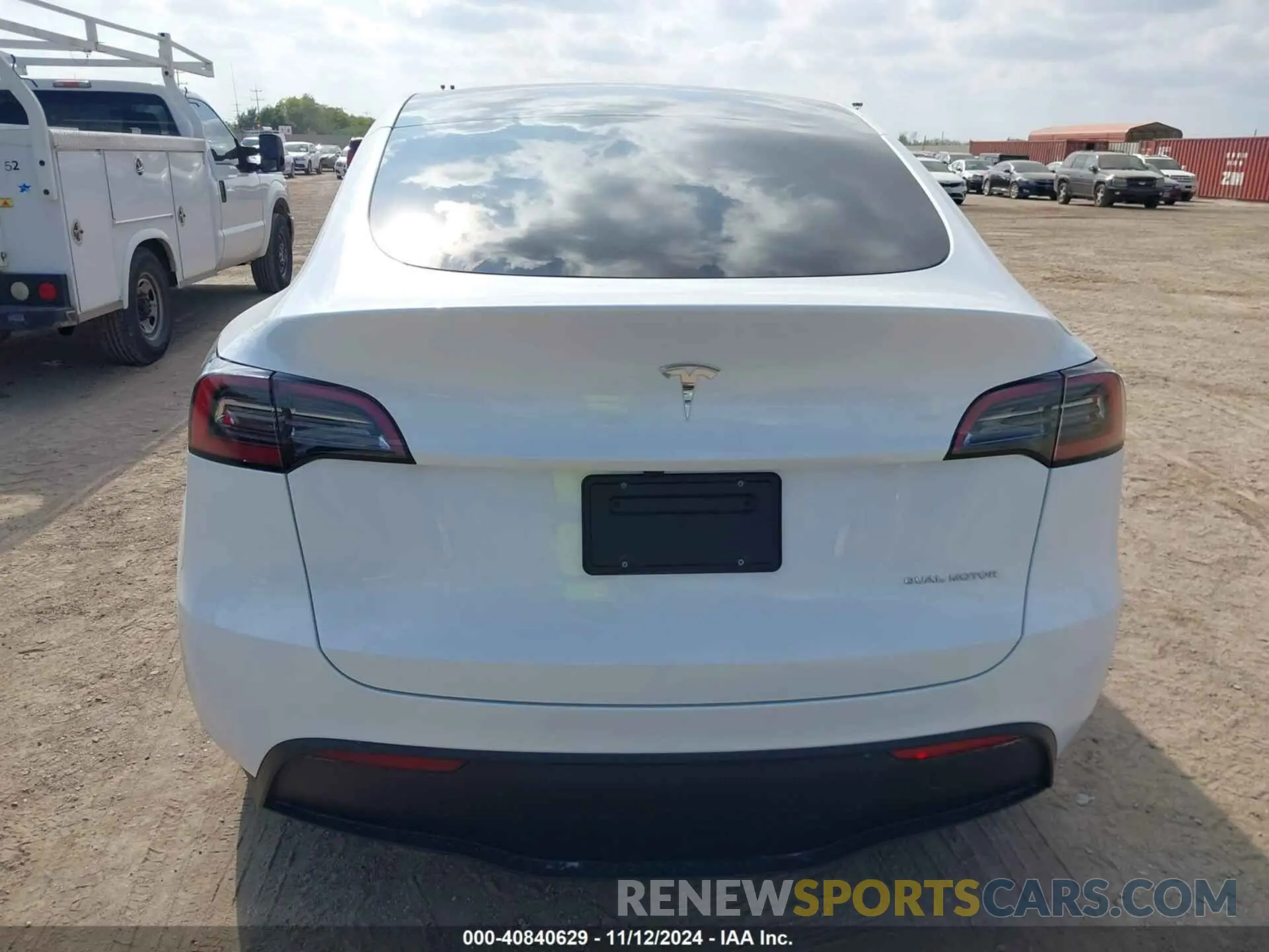 16 Photograph of a damaged car 7SAYGDEE2RA255743 TESLA MODEL Y 2024