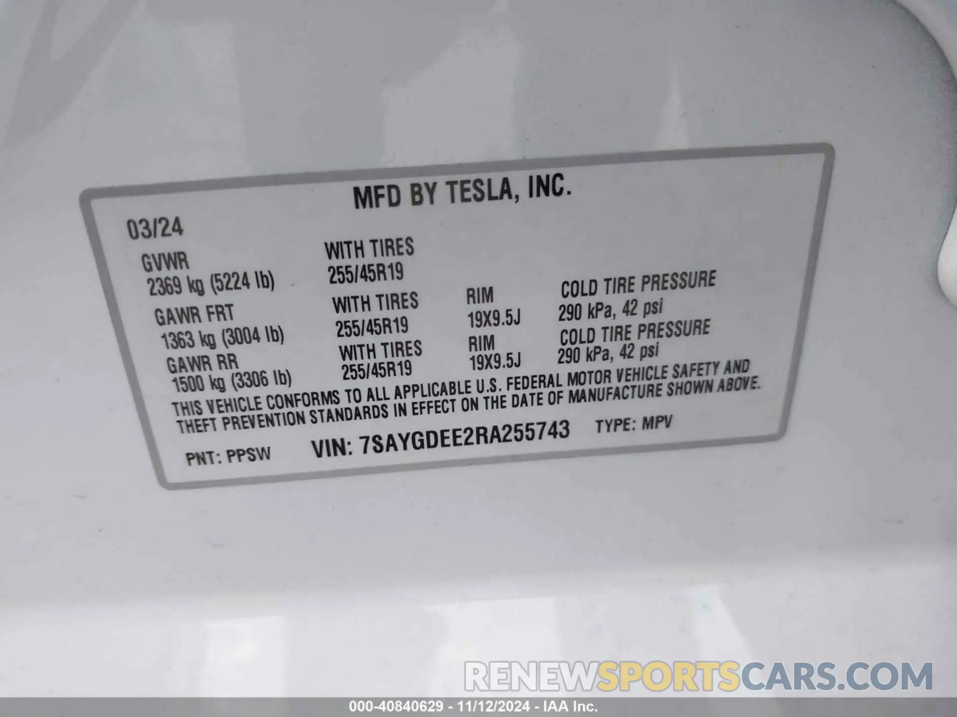 9 Photograph of a damaged car 7SAYGDEE2RA255743 TESLA MODEL Y 2024