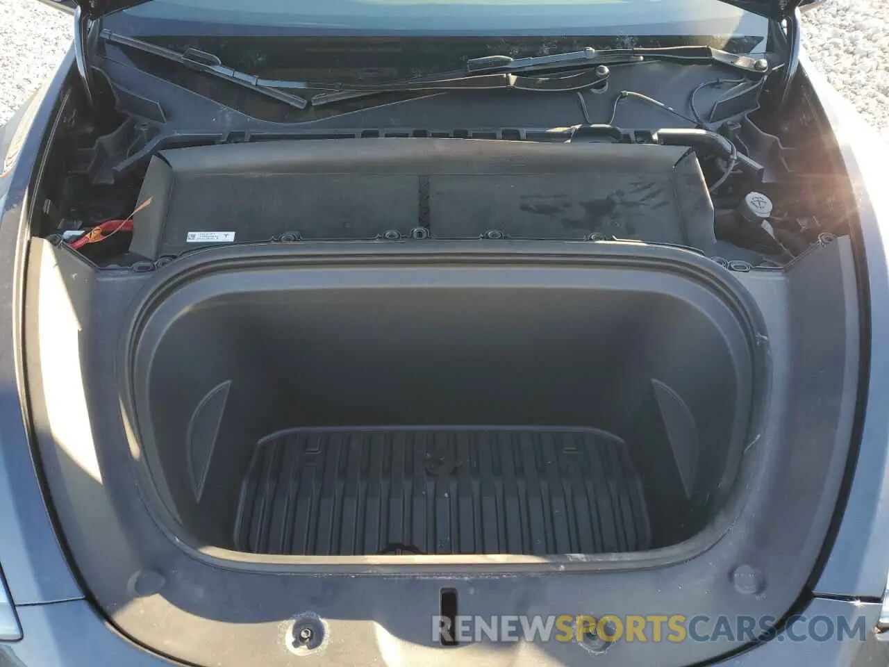 13 Photograph of a damaged car 7SAYGDEE2RA274700 TESLA MODEL Y 2024