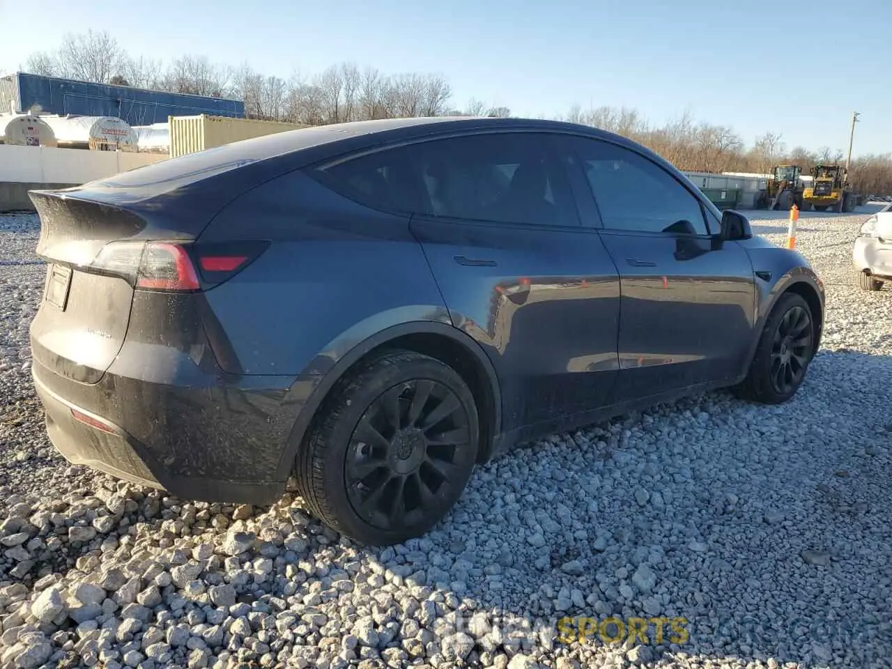 3 Photograph of a damaged car 7SAYGDEE2RA274700 TESLA MODEL Y 2024