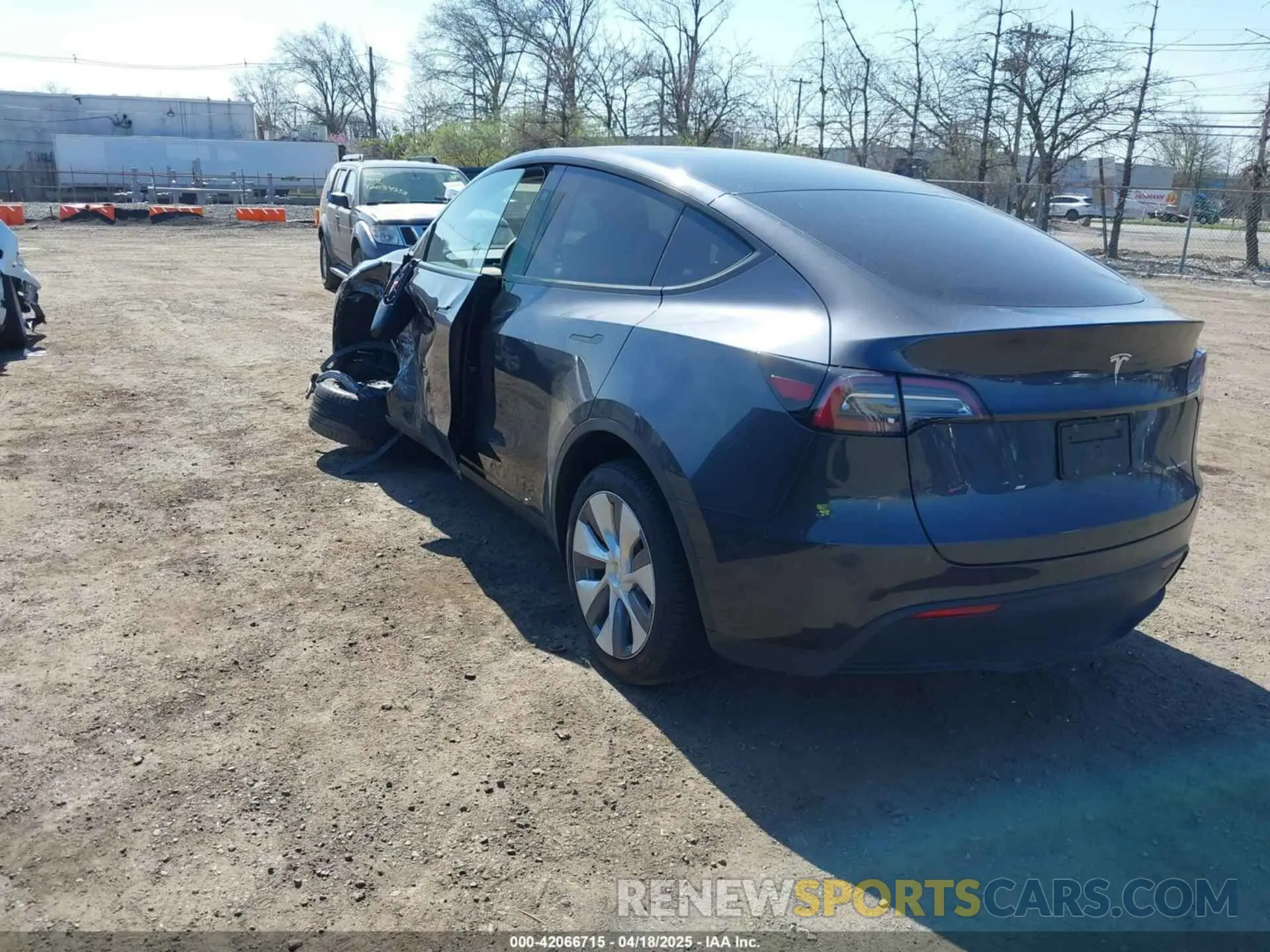 3 Photograph of a damaged car 7SAYGDEE2RA281016 TESLA MODEL Y 2024