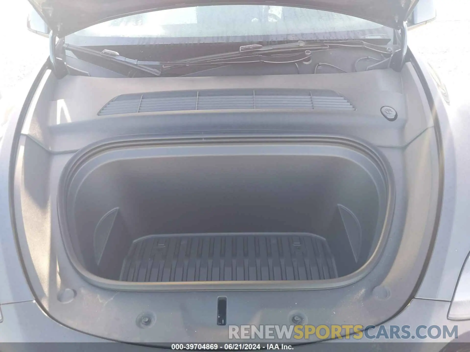 10 Photograph of a damaged car 7SAYGDEE2RA287995 TESLA MODEL Y 2024