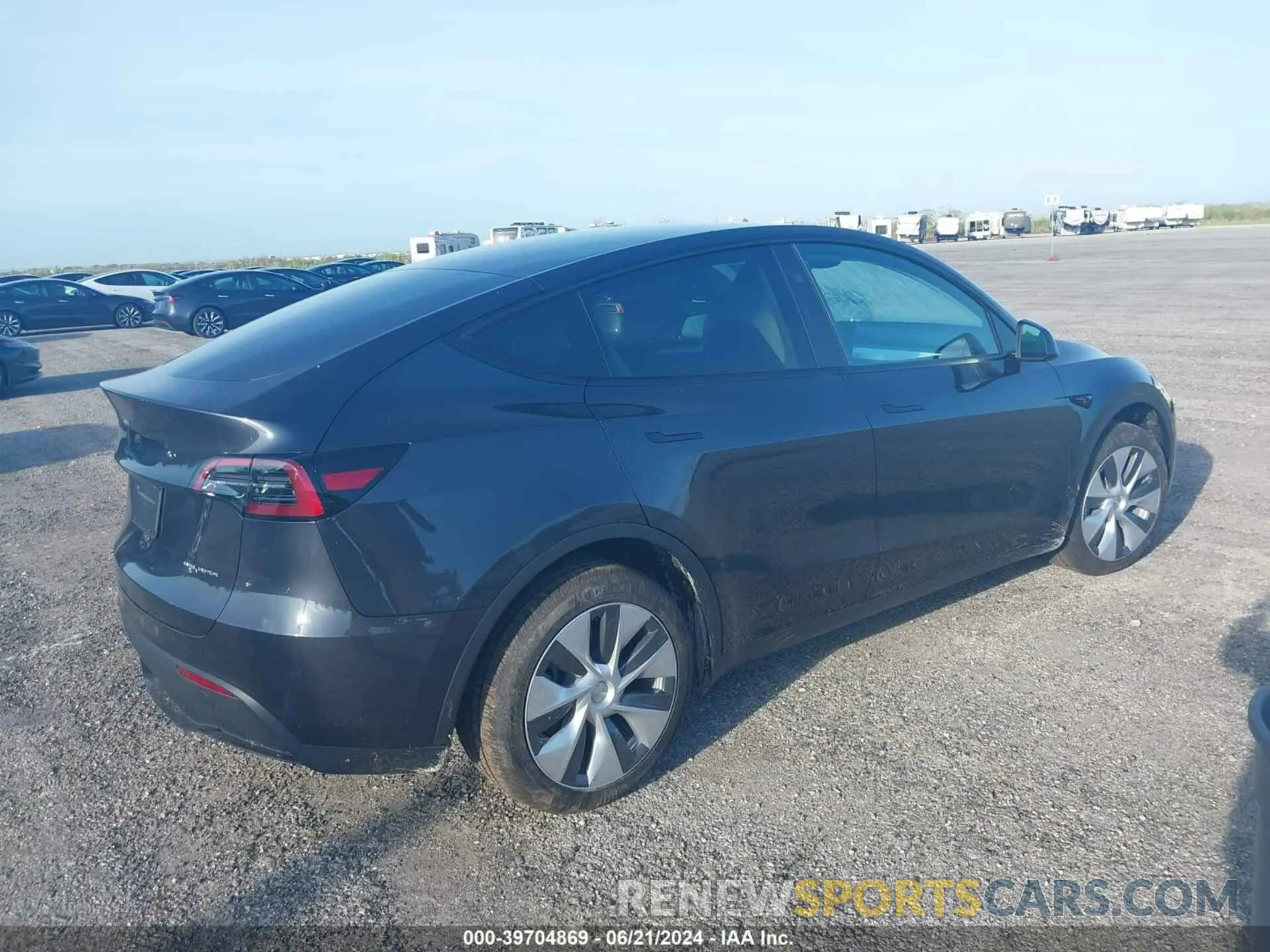 4 Photograph of a damaged car 7SAYGDEE2RA287995 TESLA MODEL Y 2024