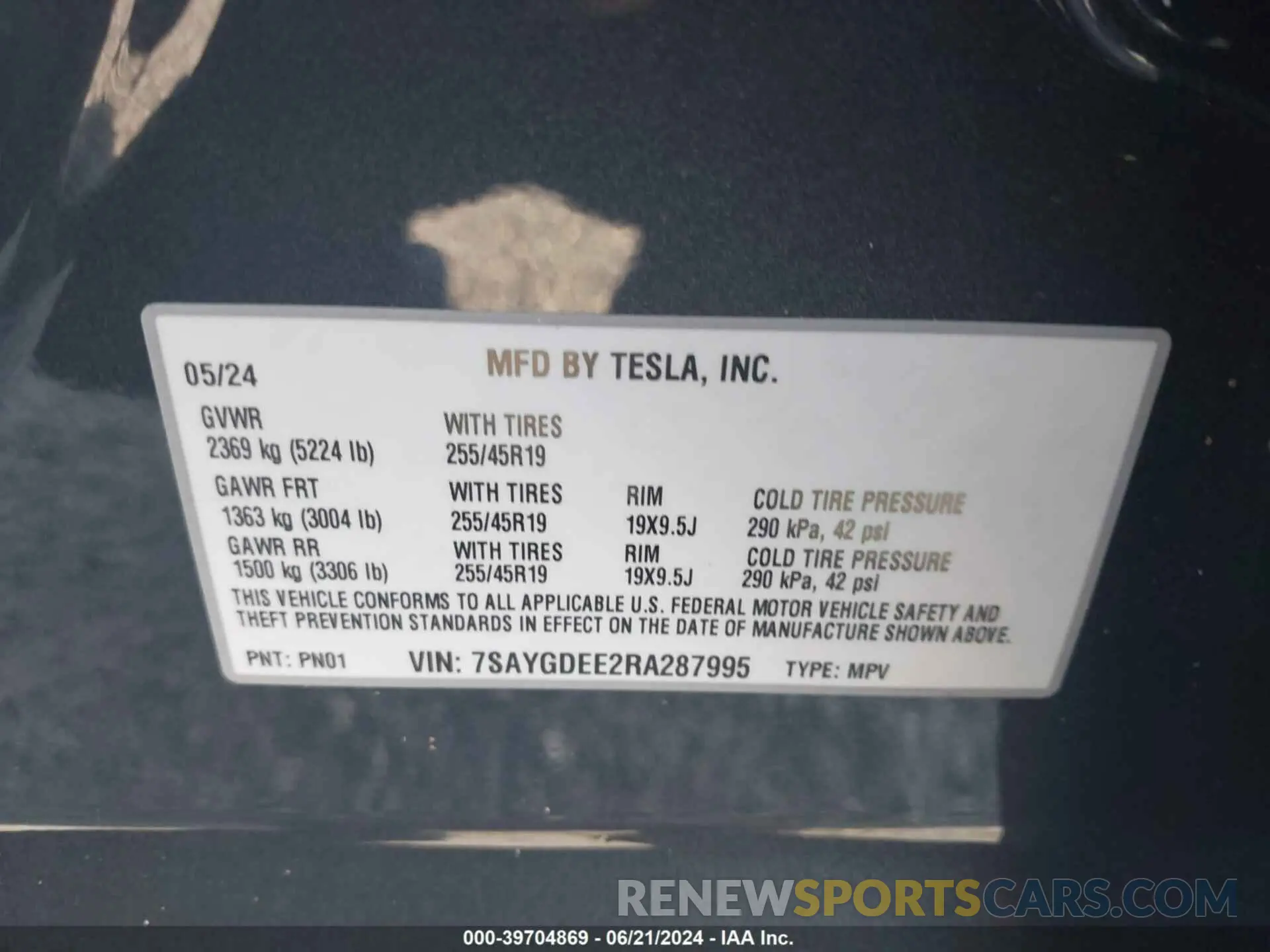 9 Photograph of a damaged car 7SAYGDEE2RA287995 TESLA MODEL Y 2024