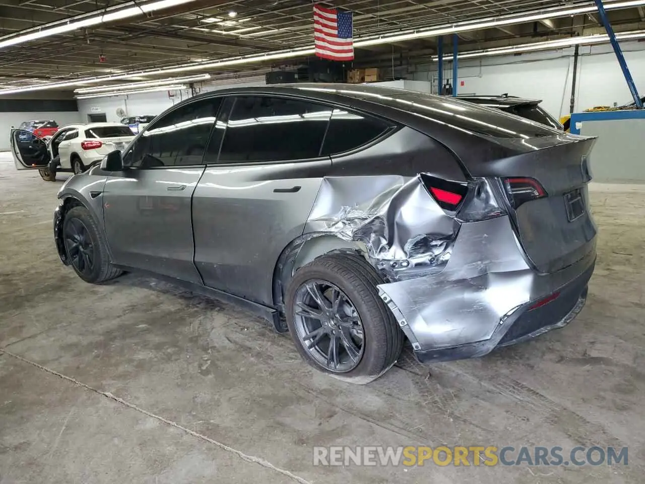 2 Photograph of a damaged car 7SAYGDEE2RA299824 TESLA MODEL Y 2024