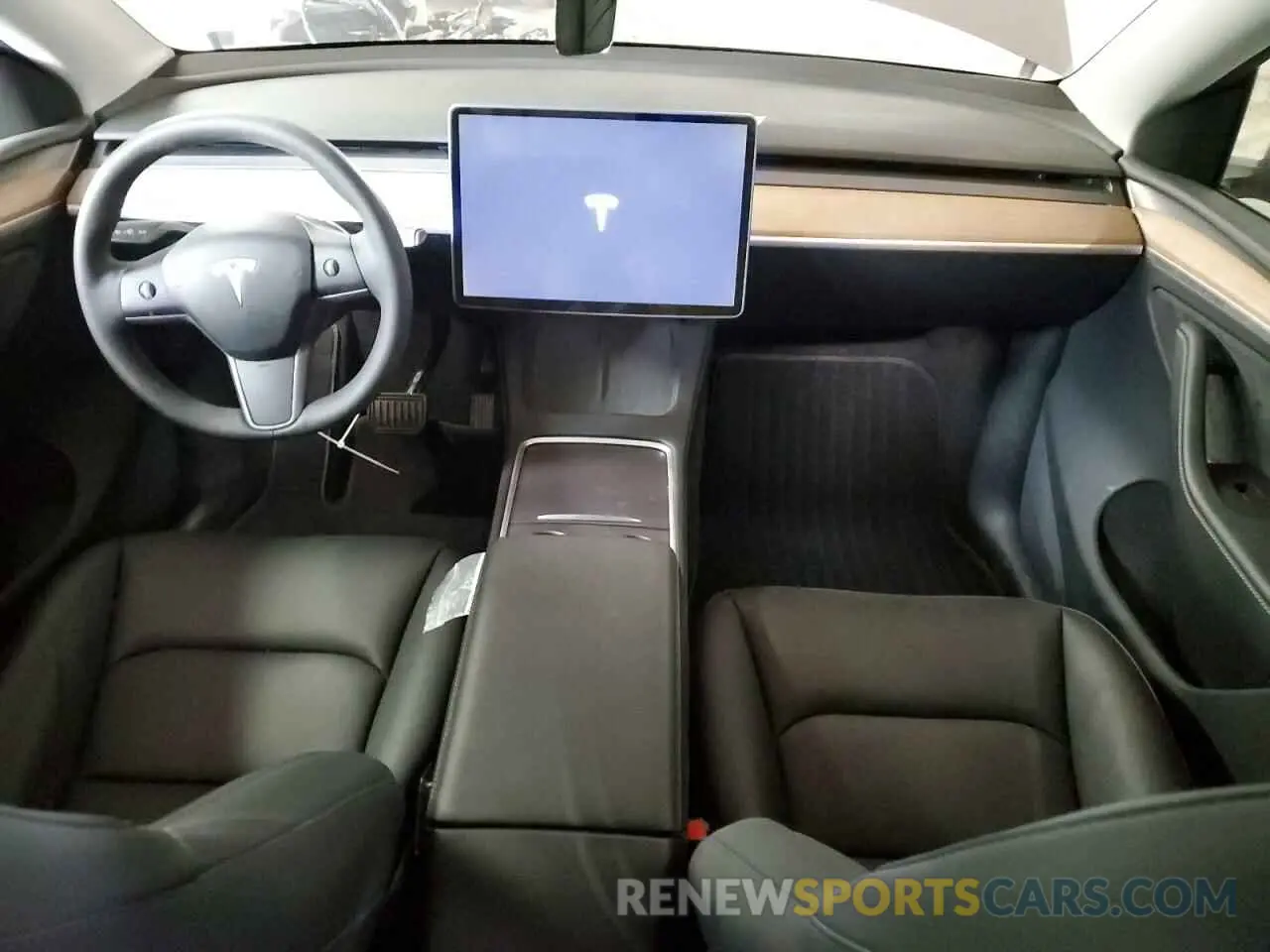 8 Photograph of a damaged car 7SAYGDEE2RA299824 TESLA MODEL Y 2024