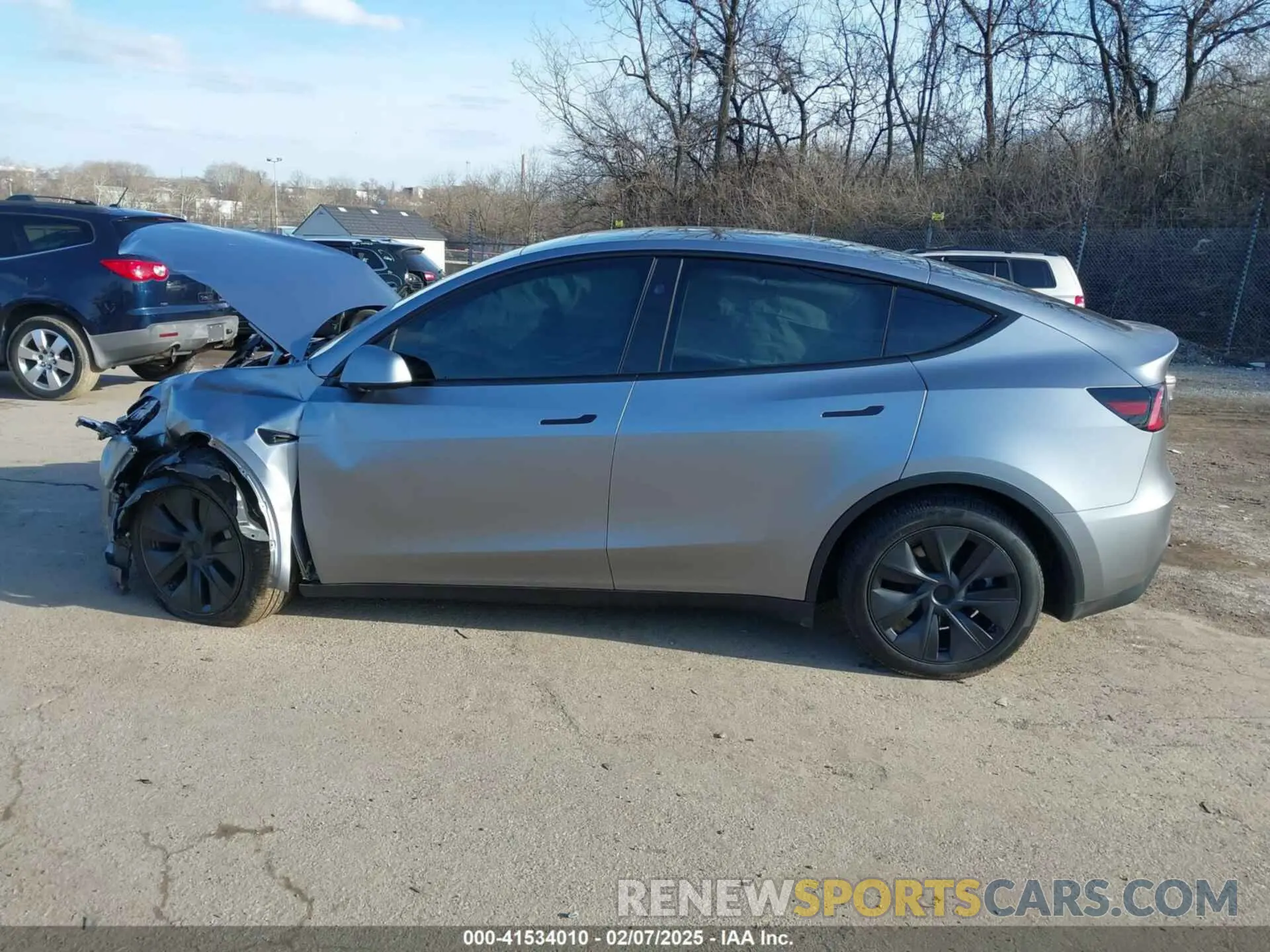 14 Photograph of a damaged car 7SAYGDEE2RA311261 TESLA MODEL Y 2024
