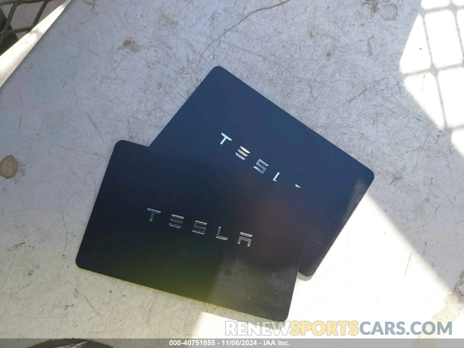 11 Photograph of a damaged car 7SAYGDEE2RA328898 TESLA MODEL Y 2024
