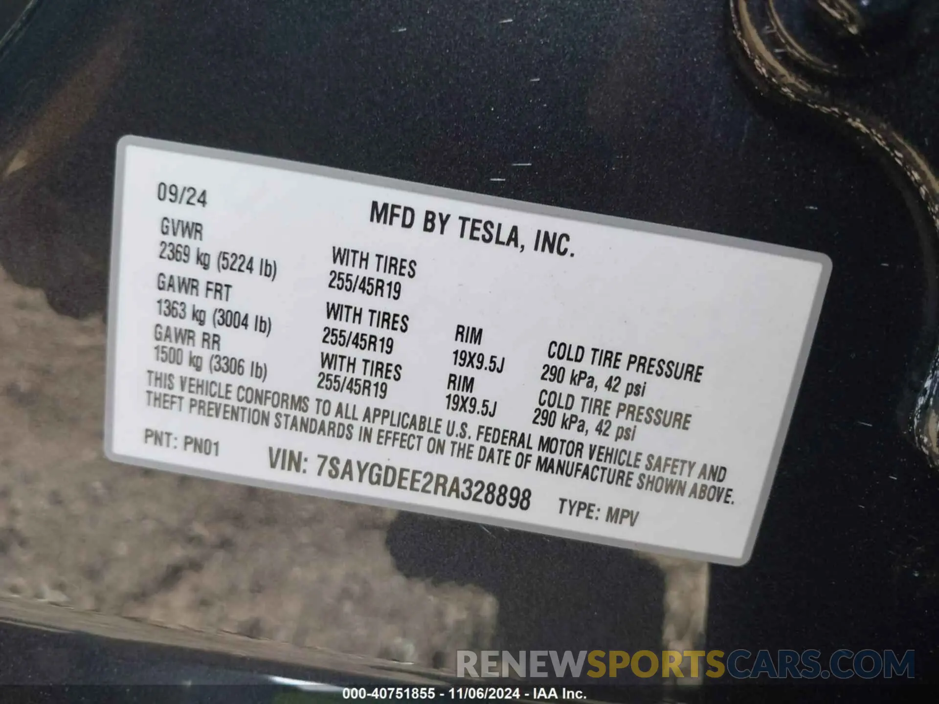 9 Photograph of a damaged car 7SAYGDEE2RA328898 TESLA MODEL Y 2024