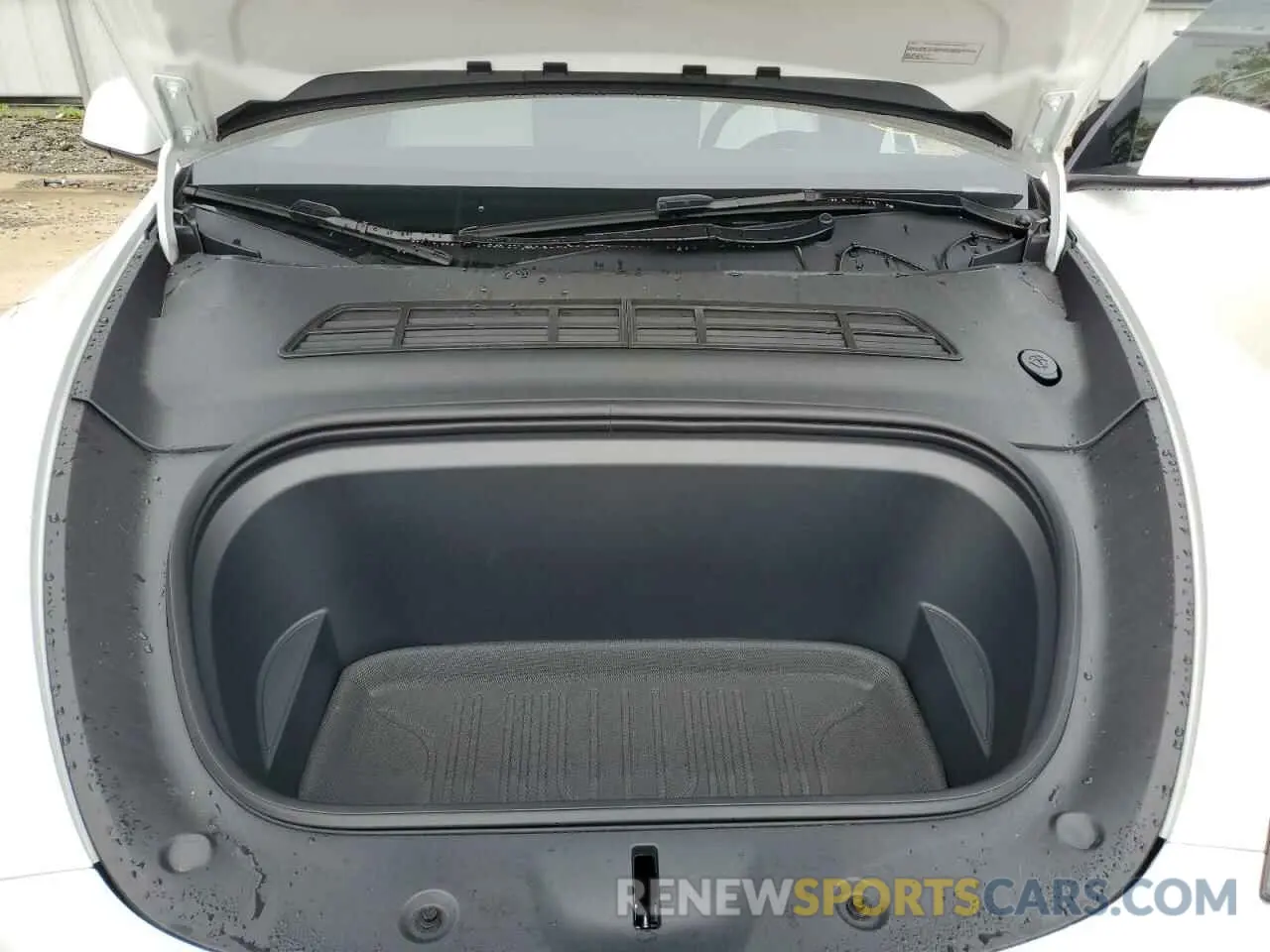 12 Photograph of a damaged car 7SAYGDEE2RA329081 TESLA MODEL Y 2024