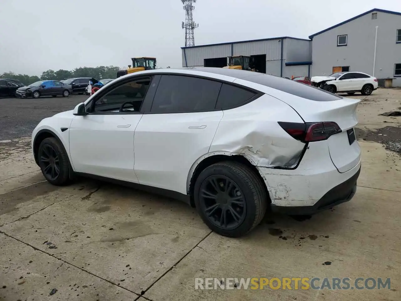 2 Photograph of a damaged car 7SAYGDEE2RA329081 TESLA MODEL Y 2024