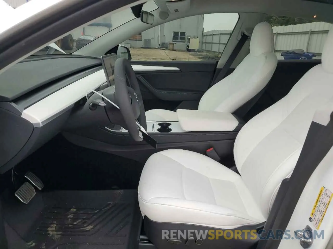 7 Photograph of a damaged car 7SAYGDEE2RA329081 TESLA MODEL Y 2024