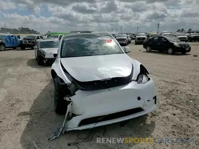 11 Photograph of a damaged car 7SAYGDEE2RA335818 TESLA MODEL Y 2024