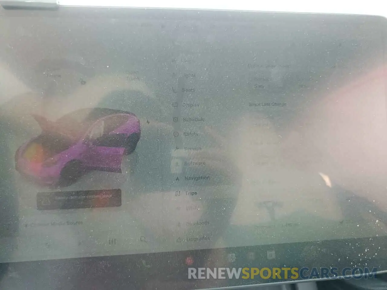 9 Photograph of a damaged car 7SAYGDEE2RA335818 TESLA MODEL Y 2024