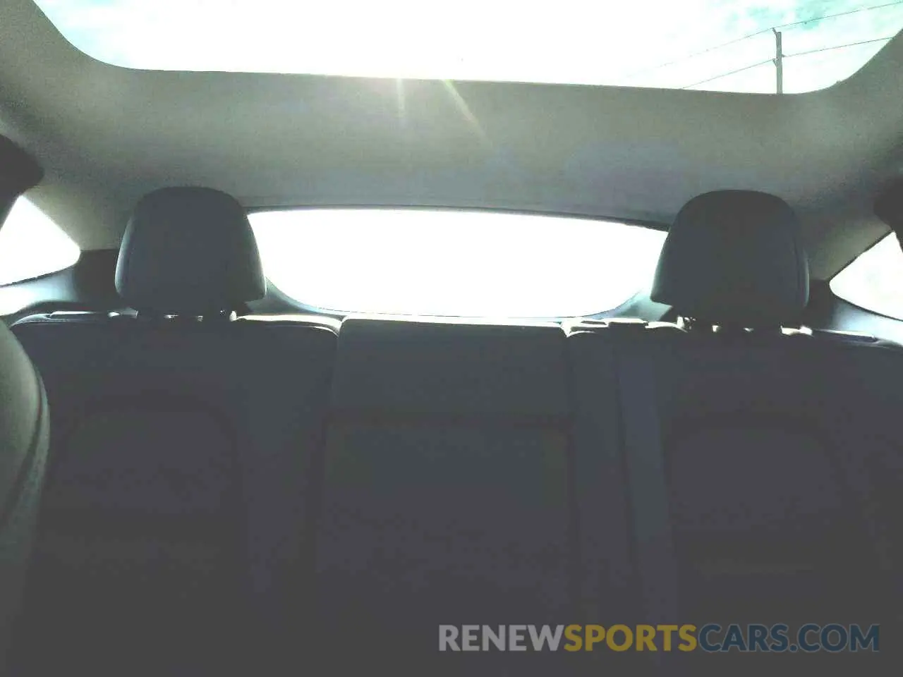10 Photograph of a damaged car 7SAYGDEE2RF003784 TESLA MODEL Y 2024