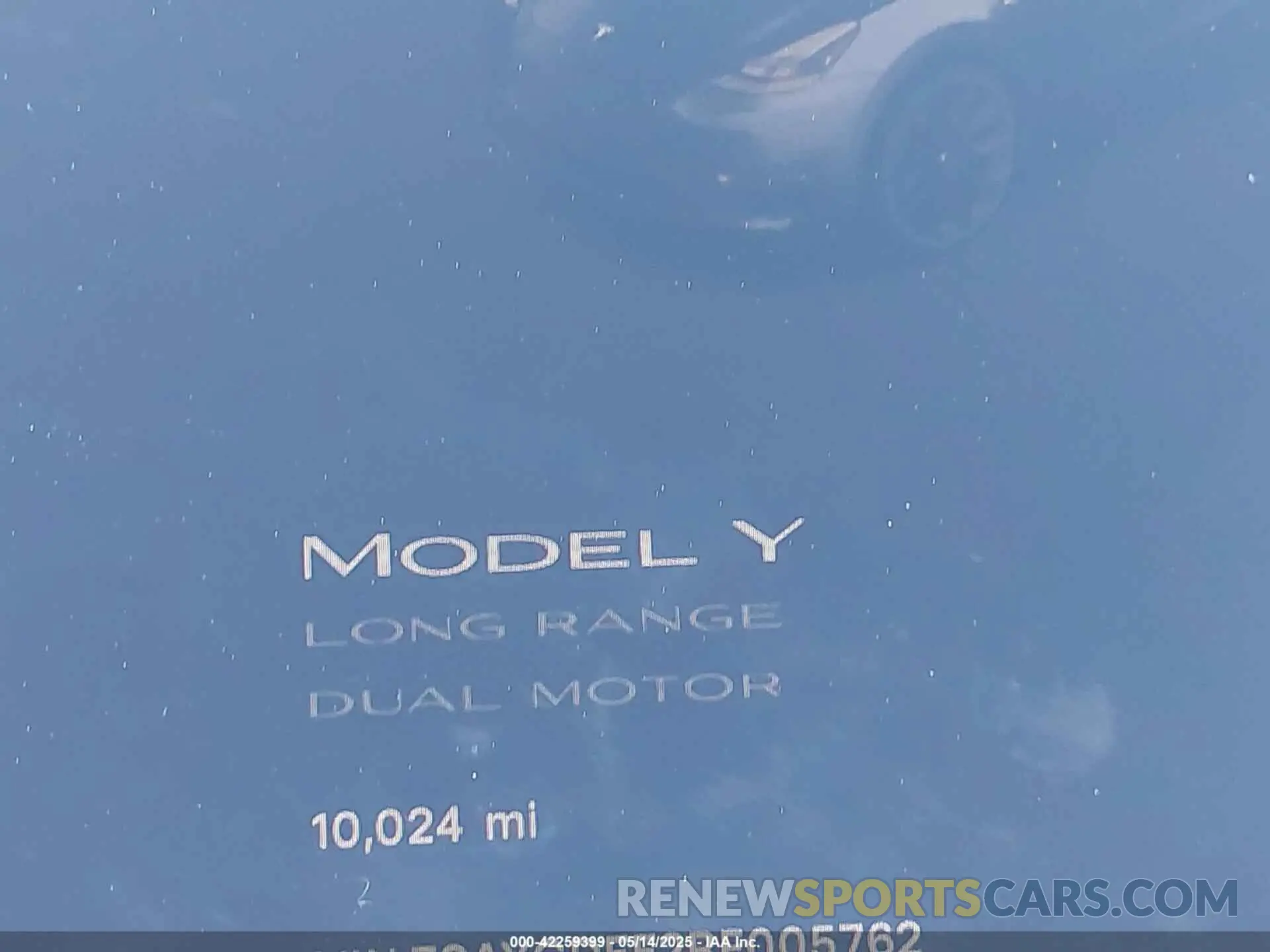 15 Photograph of a damaged car 7SAYGDEE2RF005762 TESLA MODEL Y 2024