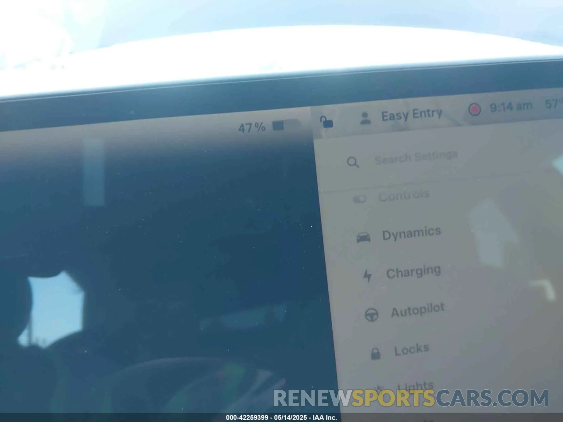 17 Photograph of a damaged car 7SAYGDEE2RF005762 TESLA MODEL Y 2024