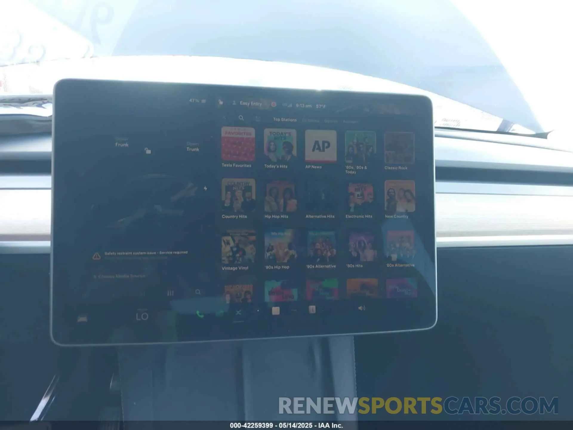 18 Photograph of a damaged car 7SAYGDEE2RF005762 TESLA MODEL Y 2024