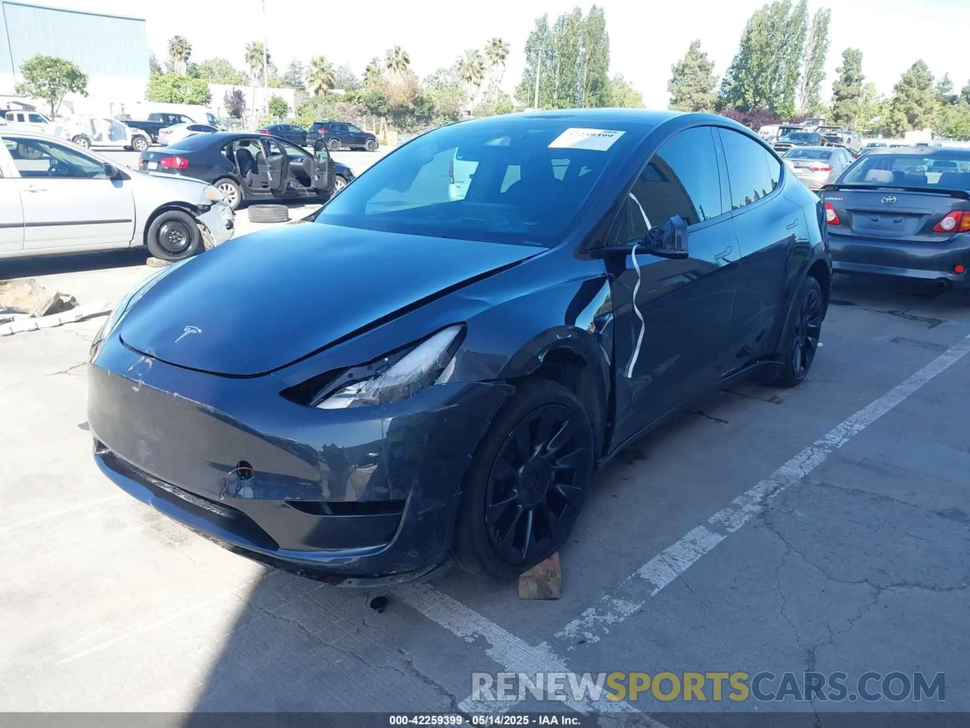 6 Photograph of a damaged car 7SAYGDEE2RF005762 TESLA MODEL Y 2024