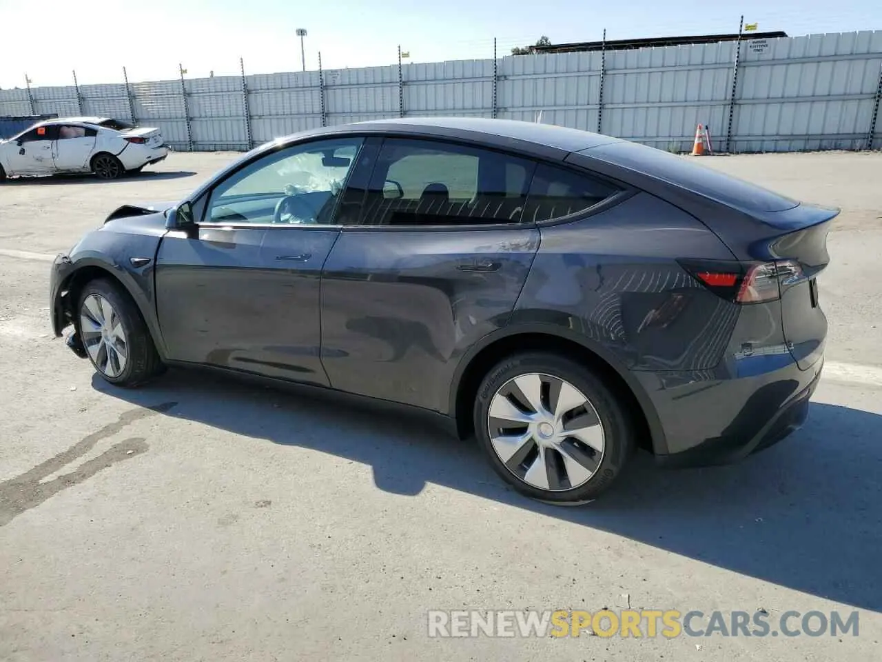 2 Photograph of a damaged car 7SAYGDEE2RF025669 TESLA MODEL Y 2024
