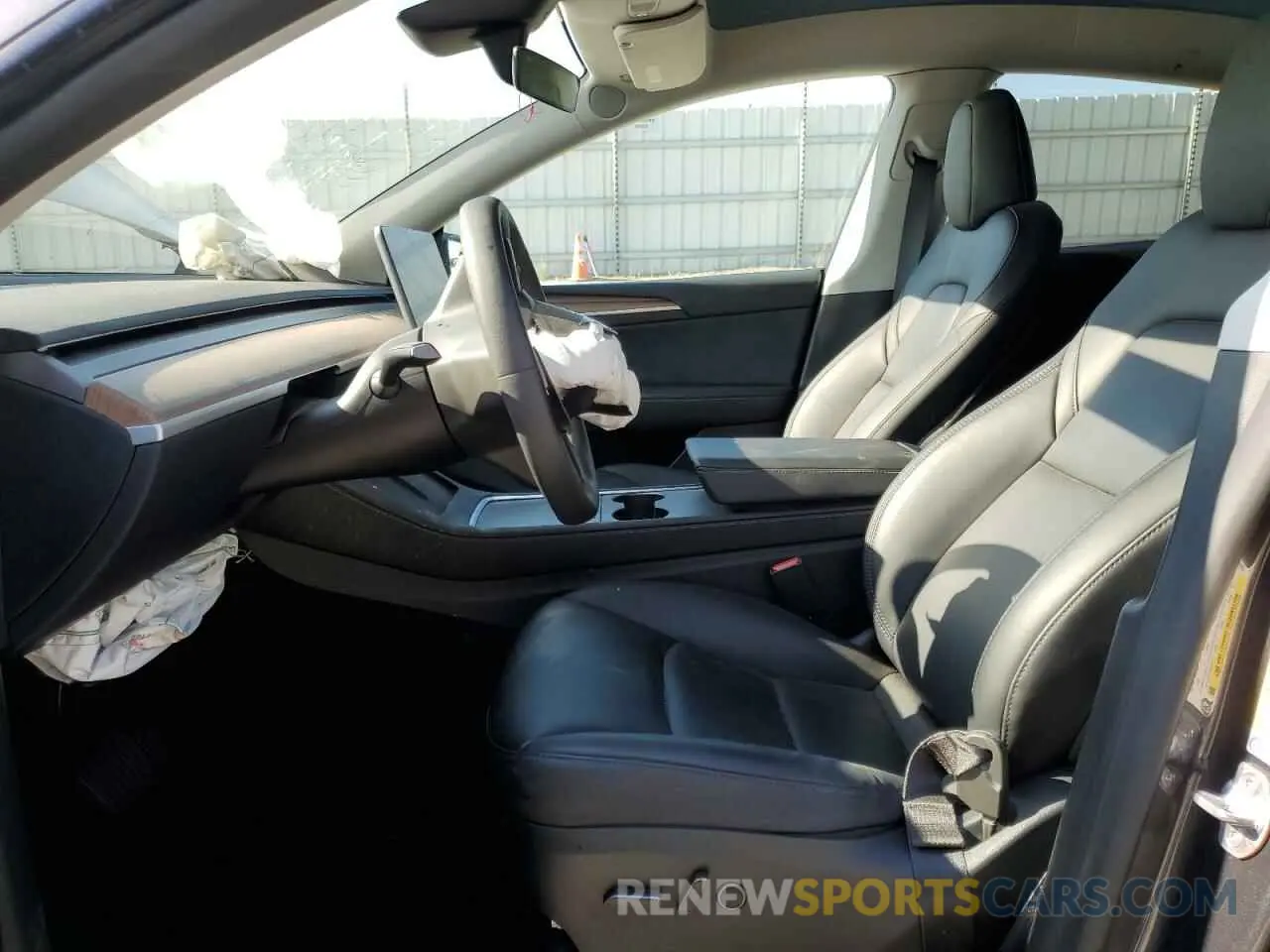 7 Photograph of a damaged car 7SAYGDEE2RF025669 TESLA MODEL Y 2024