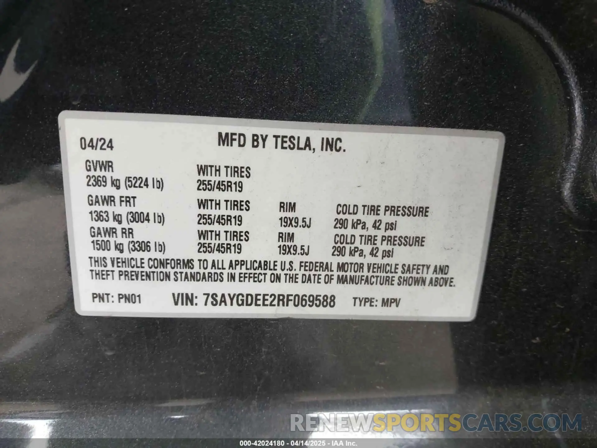 9 Photograph of a damaged car 7SAYGDEE2RF069588 TESLA MODEL Y 2024