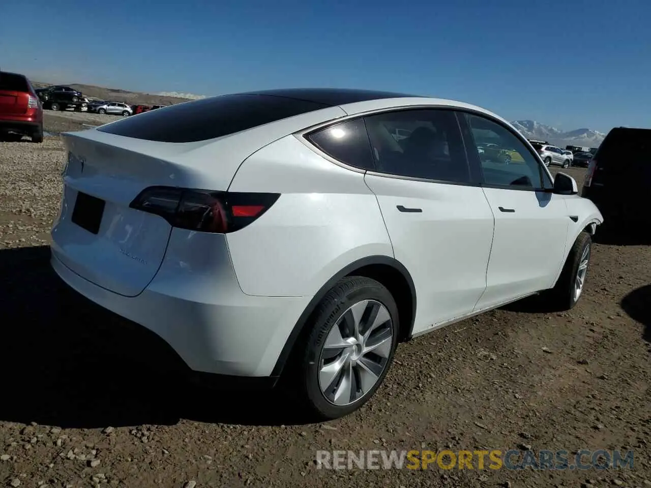 3 Photograph of a damaged car 7SAYGDEE2RF076766 TESLA MODEL Y 2024