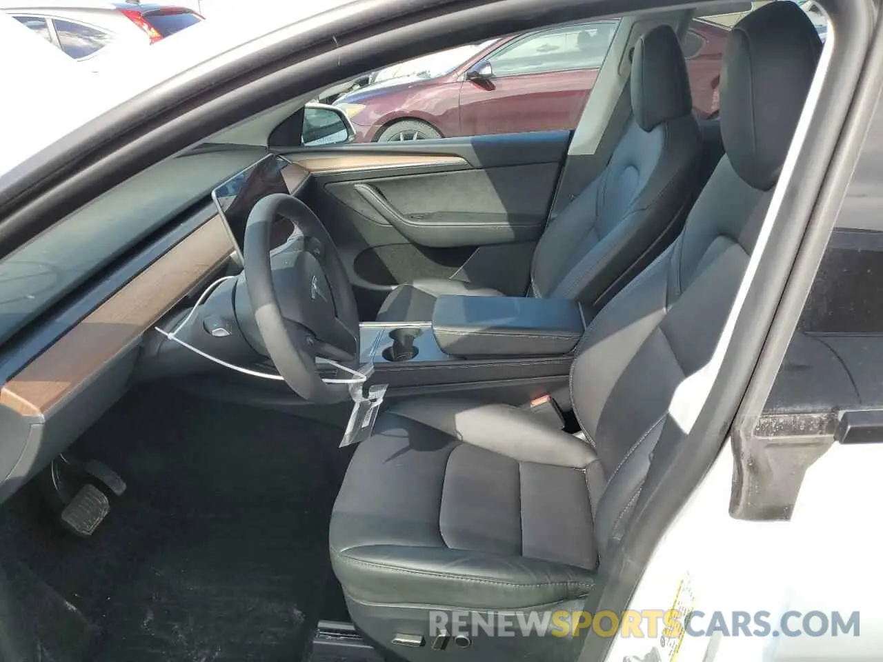 7 Photograph of a damaged car 7SAYGDEE2RF076766 TESLA MODEL Y 2024