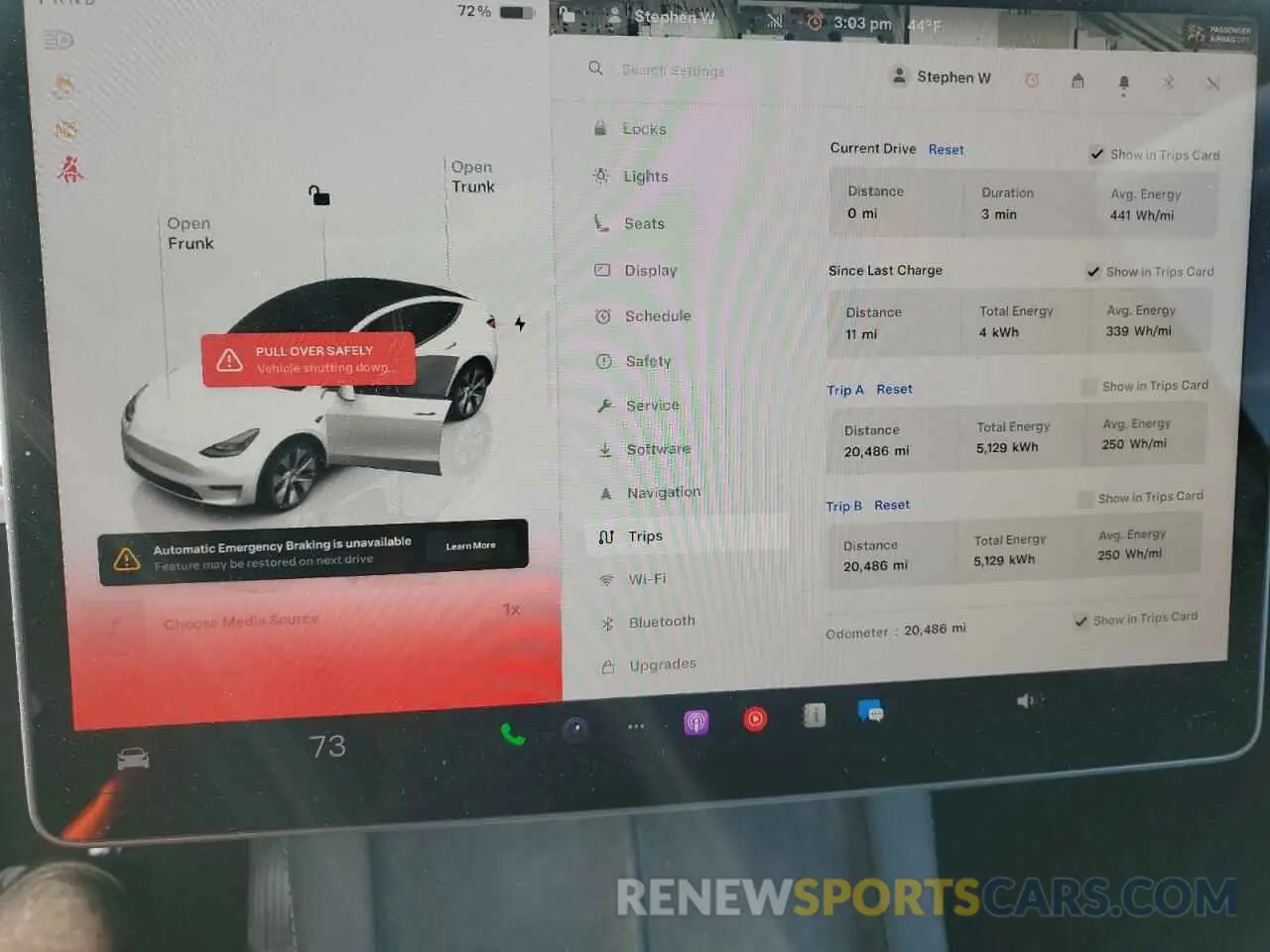 9 Photograph of a damaged car 7SAYGDEE2RF076766 TESLA MODEL Y 2024