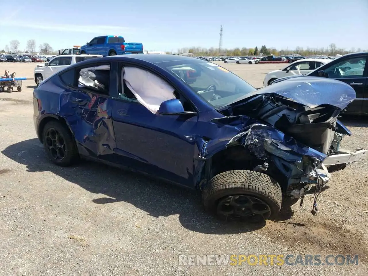 4 Photograph of a damaged car 7SAYGDEE2RF083216 TESLA MODEL Y 2024
